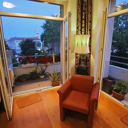 Sunset View 아파트 *