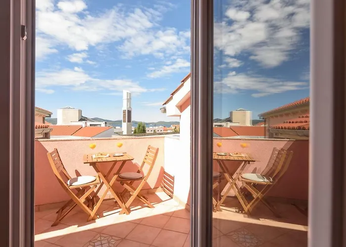 Sunset View 公寓 *